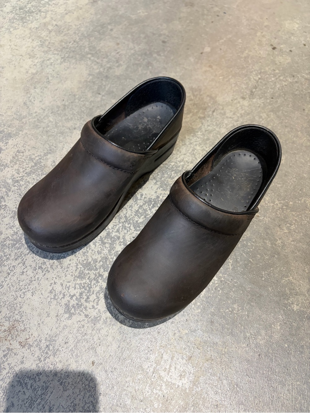 Dansko Brown Leather Clogs Like New!